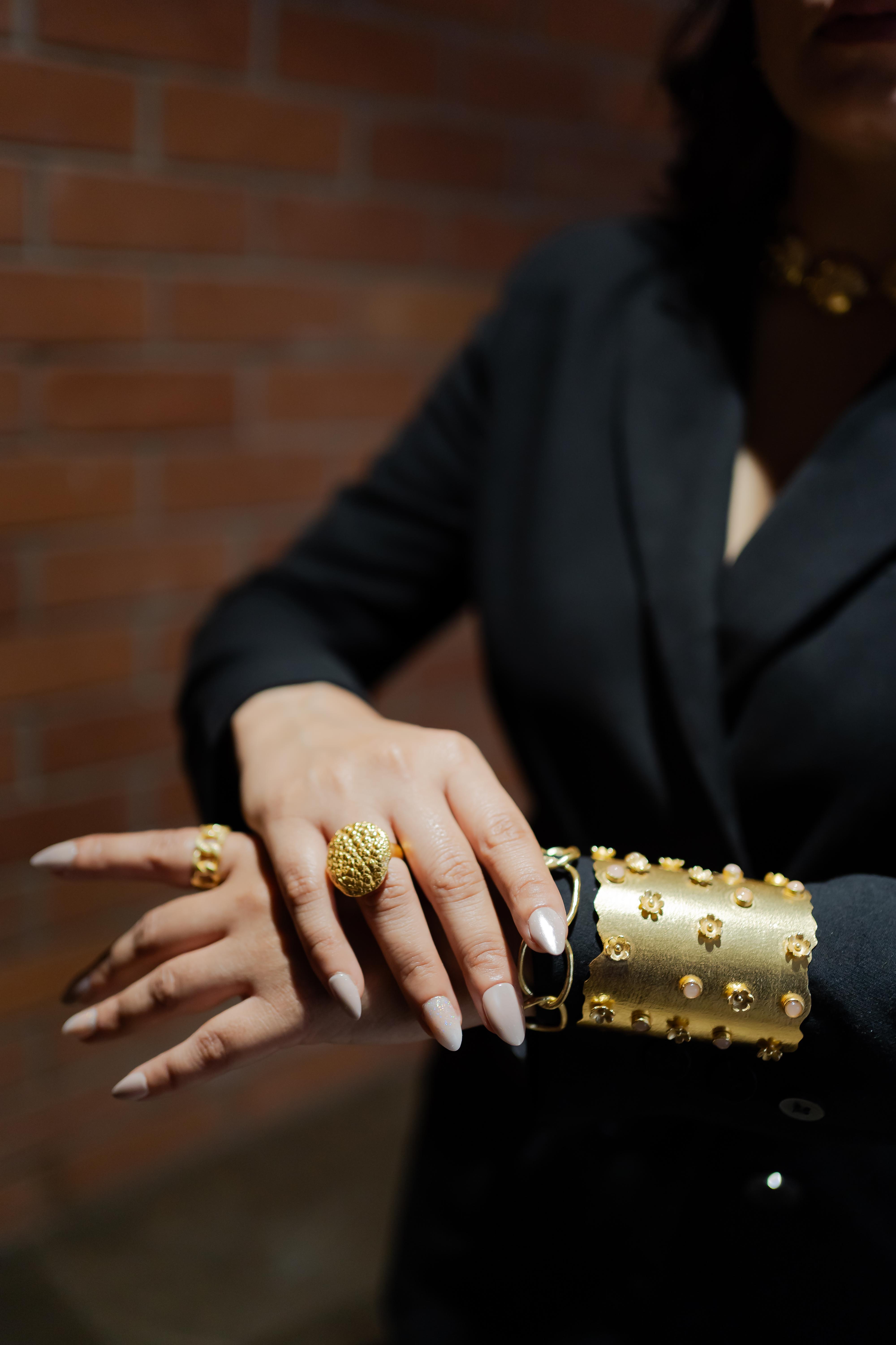 From Office to Party: How to Style a Gold Bracelet for Any Occasion?